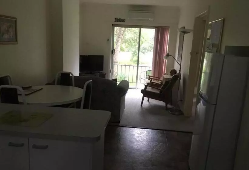 Ovensview On Riverside