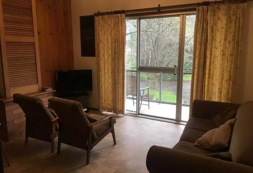 Ovensview On Riverside