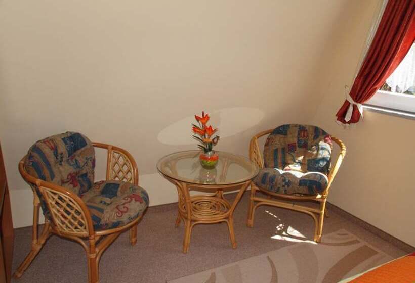 膳宿费 Bummeltime