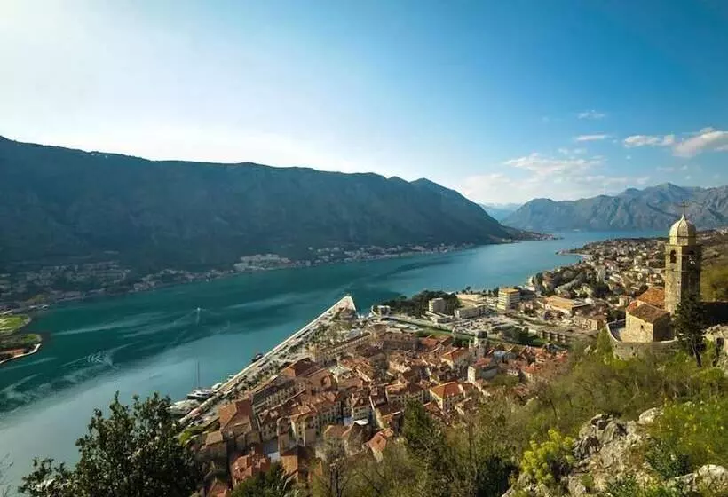 Almare Apartments  Budva