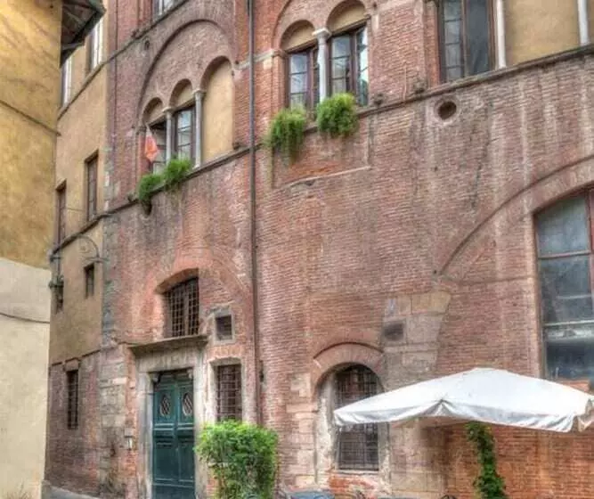 تختخواب و صبحانه La Romea Residenza D Epoca
