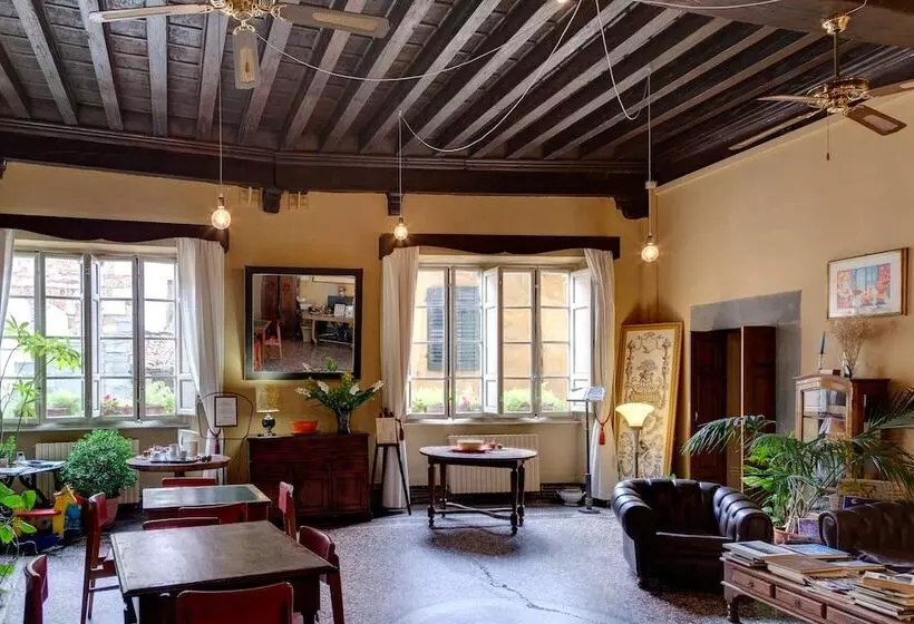 تختخواب و صبحانه La Romea Residenza D Epoca