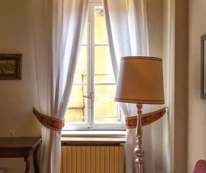 تختخواب و صبحانه La Romea Residenza D Epoca