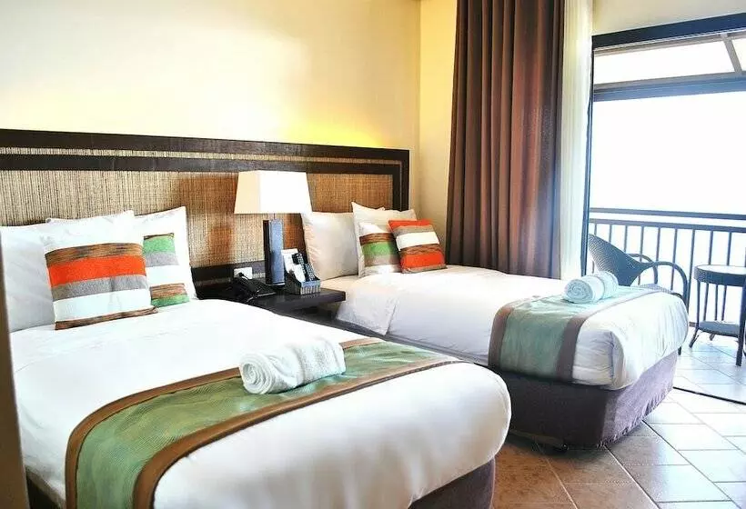 Hotelli Altamare Dive And Leisure Resort Anilao