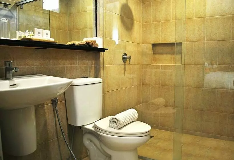 Hotelli Altamare Dive And Leisure Resort Anilao