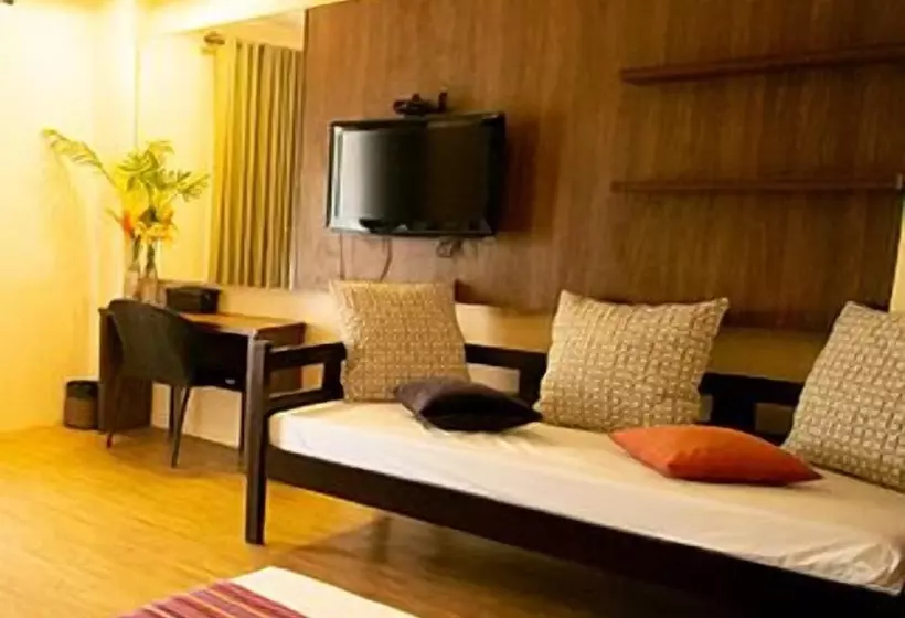 Hotelli Altamare Dive And Leisure Resort Anilao