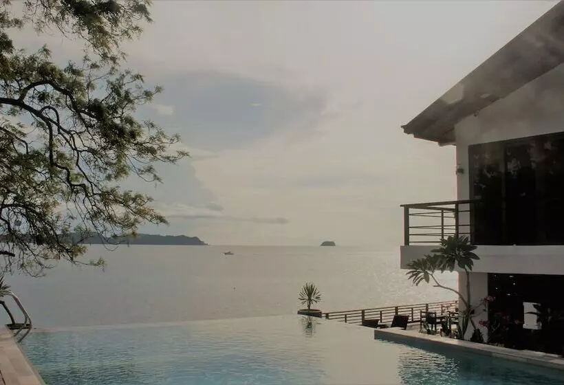 Hotelli Altamare Dive And Leisure Resort Anilao