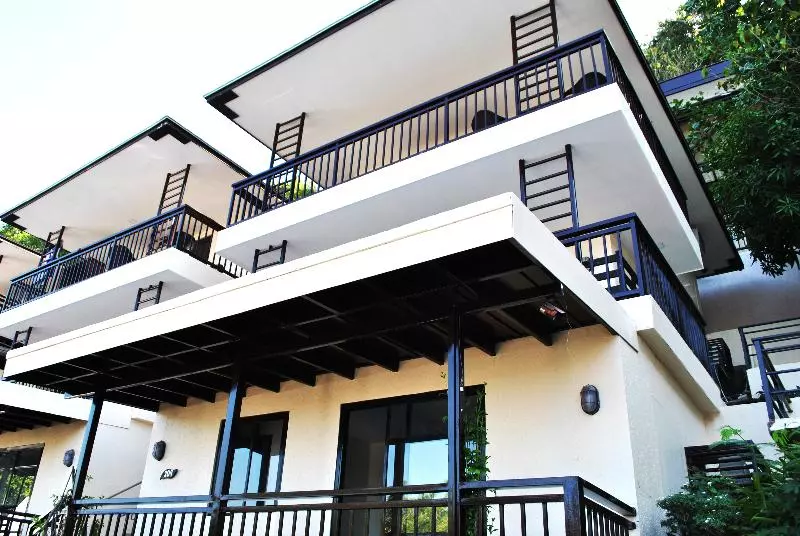 Hotelli Altamare Dive And Leisure Resort Anilao