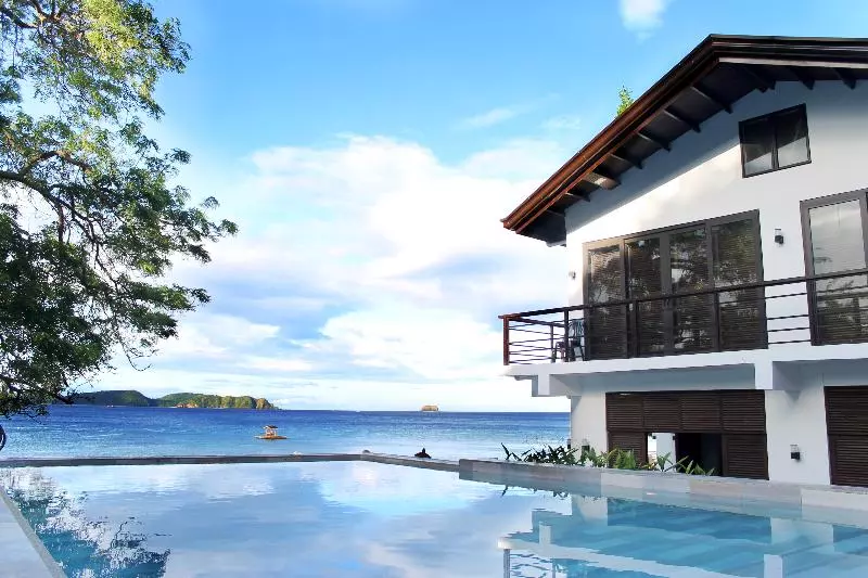 Hotelli Altamare Dive And Leisure Resort Anilao