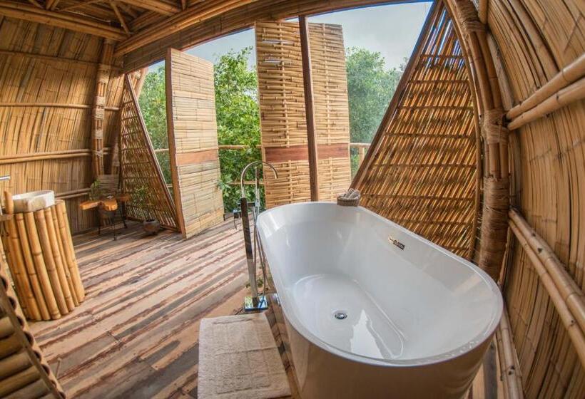 Hotel Mamasan Treehouses & Cabins