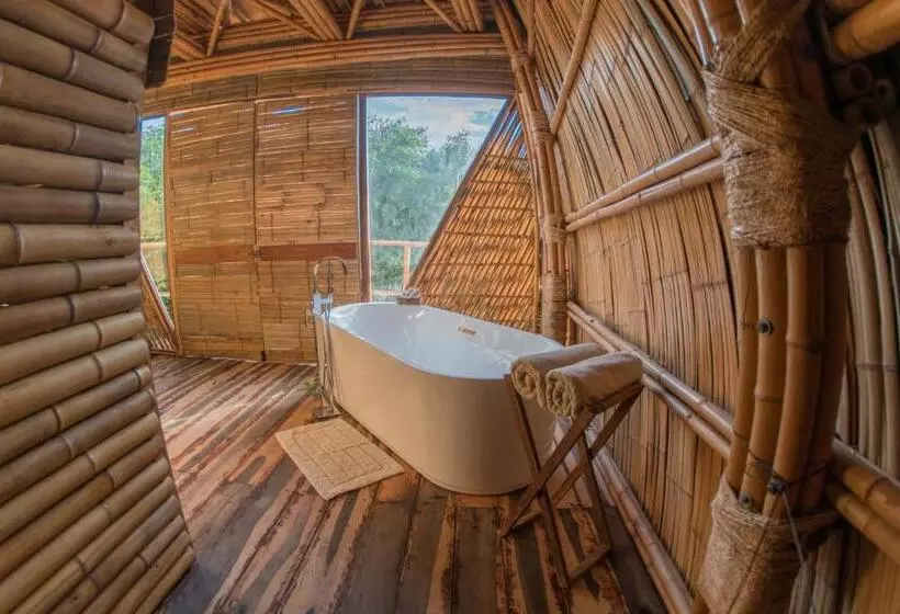 Hôtel Mamasan Treehouses & Cabins