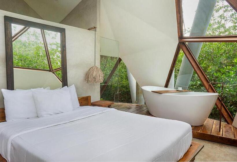 Hotel Mamasan Treehouses & Cabins