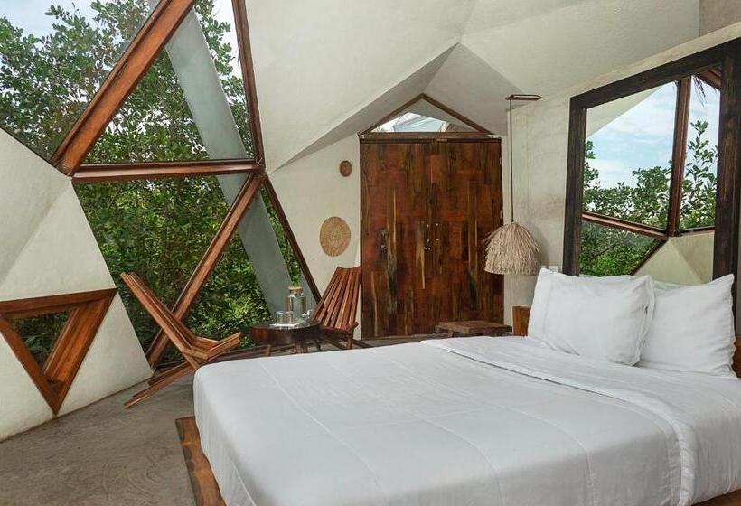 Hotel Mamasan Treehouses & Cabins