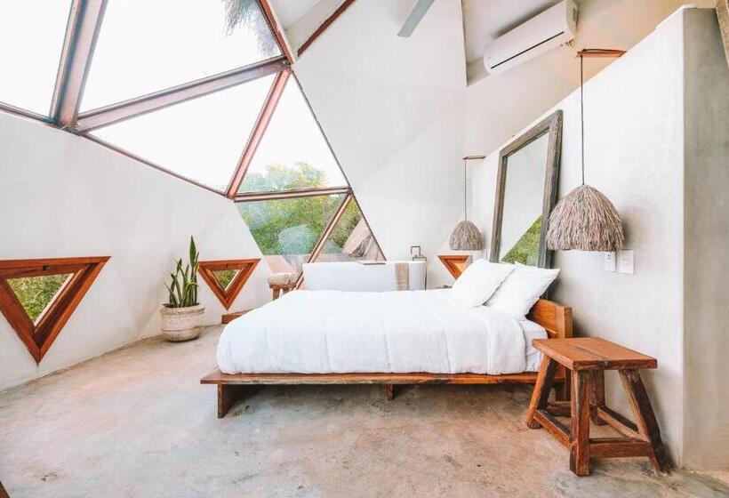 Hotel Mamasan Treehouses & Cabins