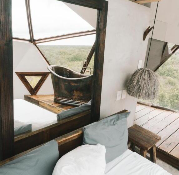 Hotel Mamasan Treehouses & Cabins