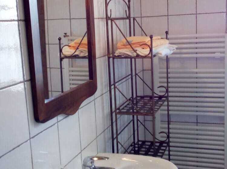 בית מלון כפרי Podere Della Collina