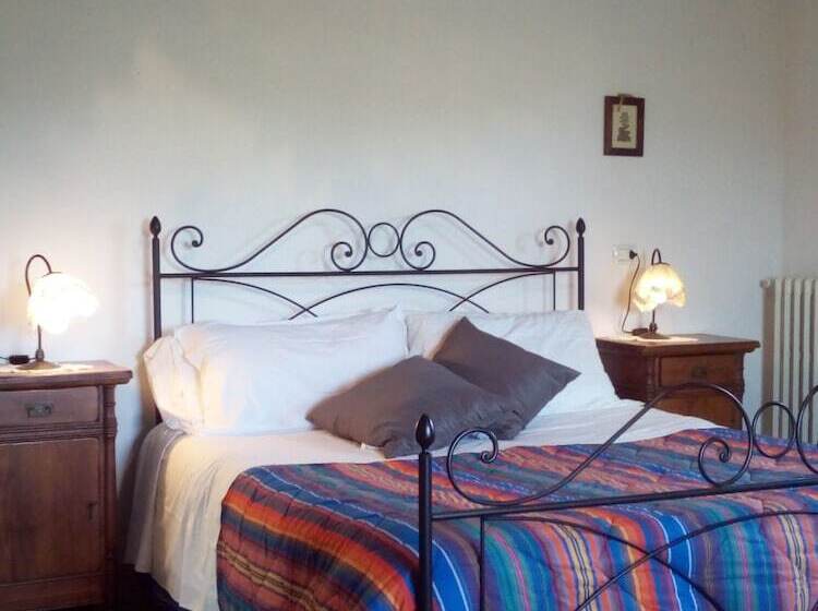 בית מלון כפרי Podere Della Collina