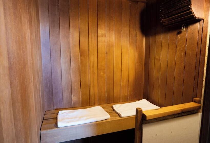 هتل Rycom Crystal