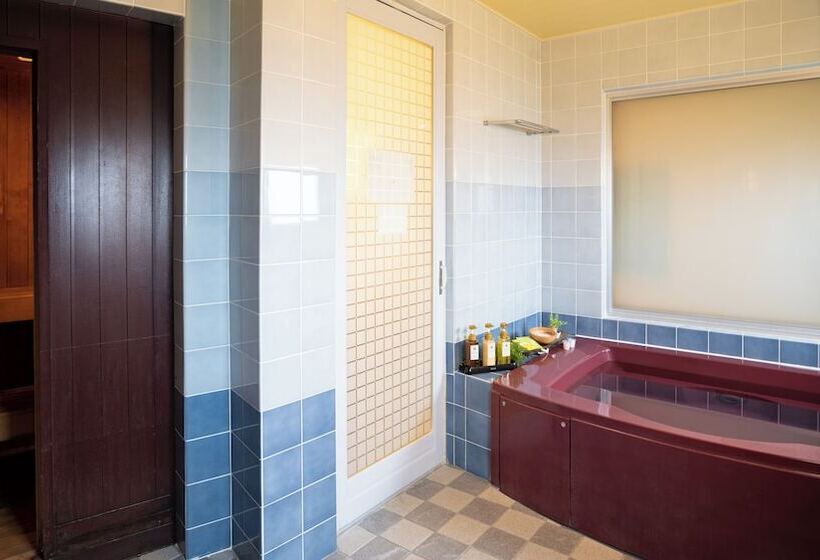 هتل Rycom Crystal