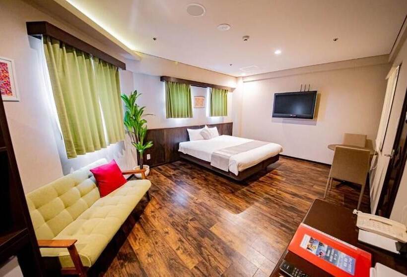 هتل Rycom Crystal