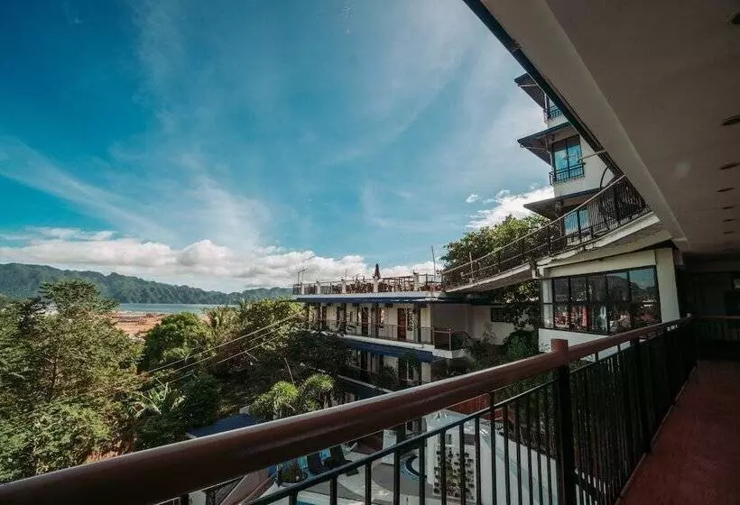 Hotelli Skylodge Resort