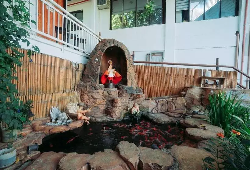 Hotelli Skylodge Resort