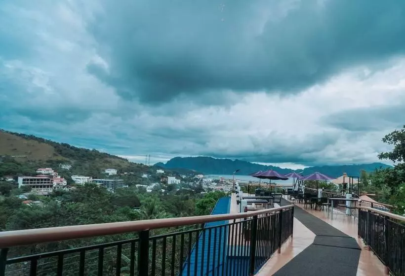 Hotelli Skylodge Resort