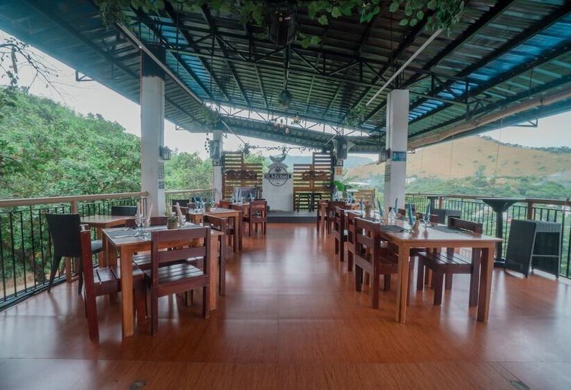 בית מלון כפרי Skylodge Resort