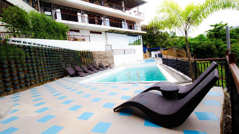 בית מלון כפרי Skylodge Resort