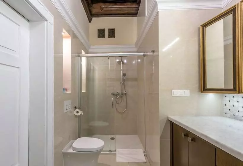 Mr 3 Apartments