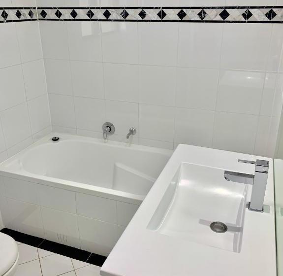 Castle Serviced Apartments