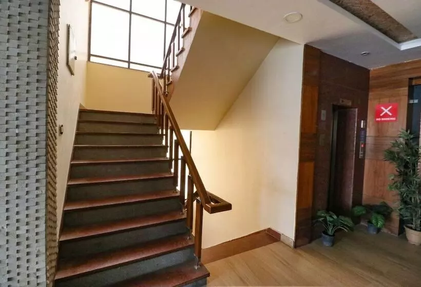 Fabhotel Narula