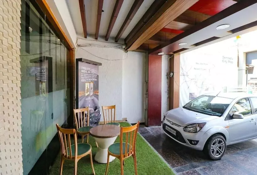 Fabhotel Narula