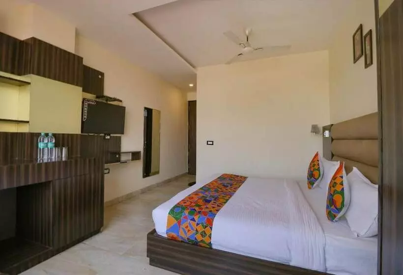 Fabhotel Narula