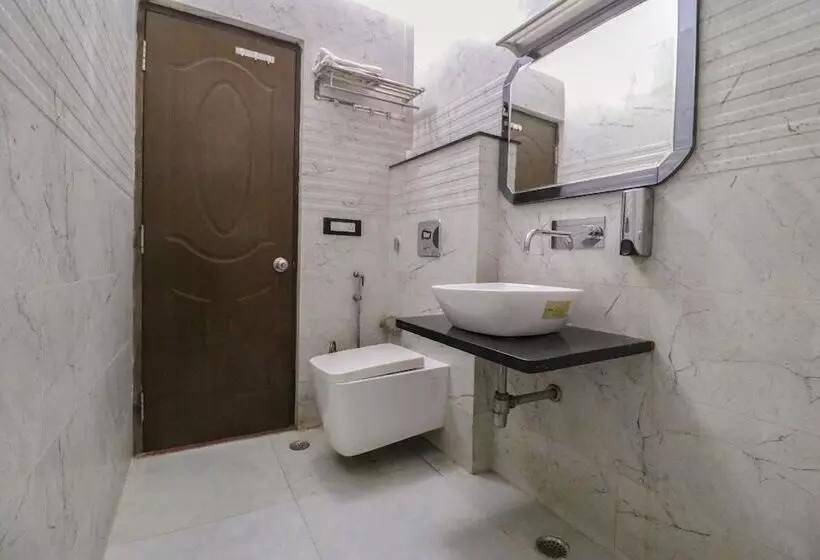 Fabhotel Narula
