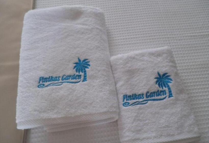 Finikas Garden Beach Resort Nikiti