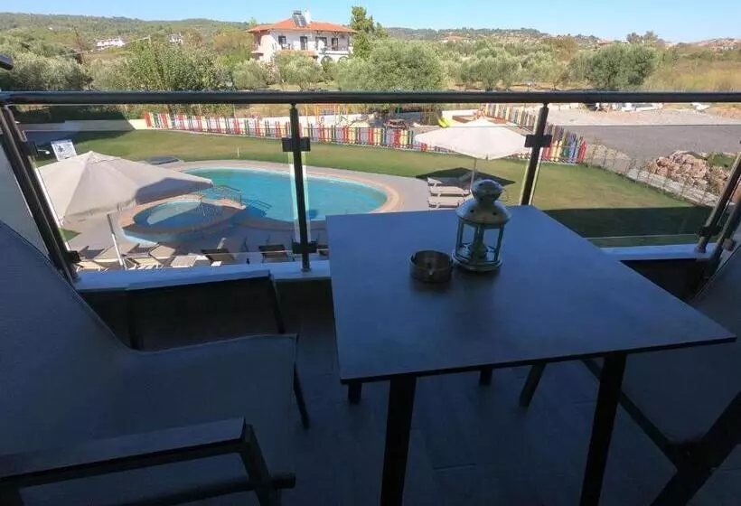 Finikas Garden Beach Resort Nikiti