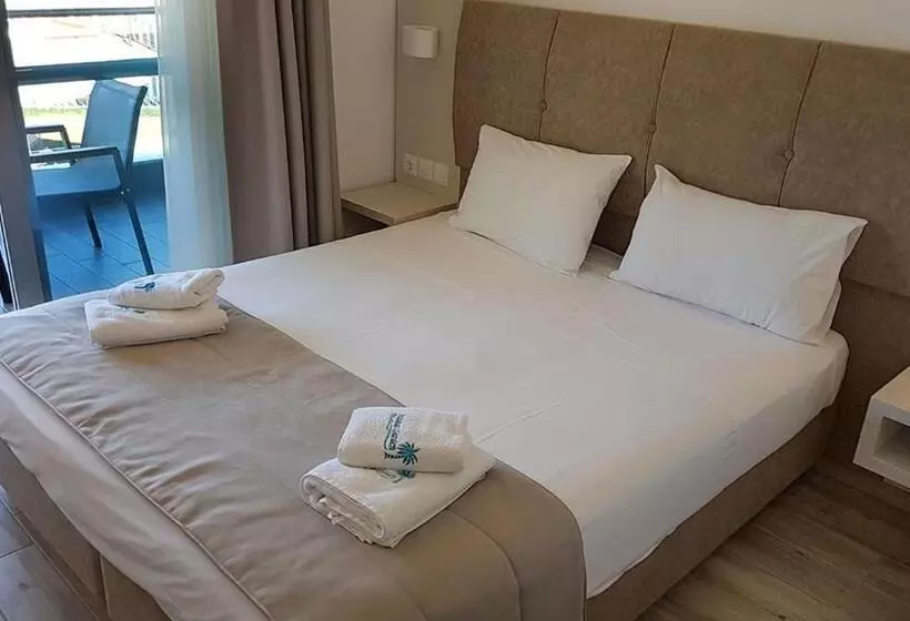 Finikas Garden Beach Resort Nikiti