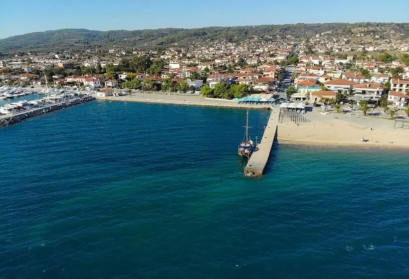 Finikas Garden Beach Resort Nikiti