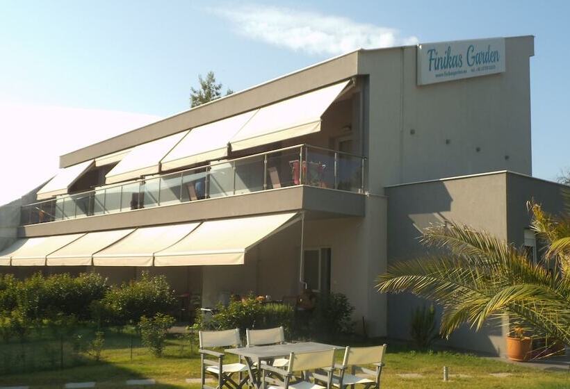 Finikas Garden Beach Resort Nikiti