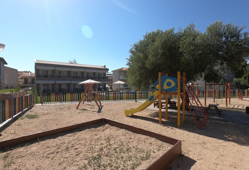 Finikas Garden Beach Resort Nikiti