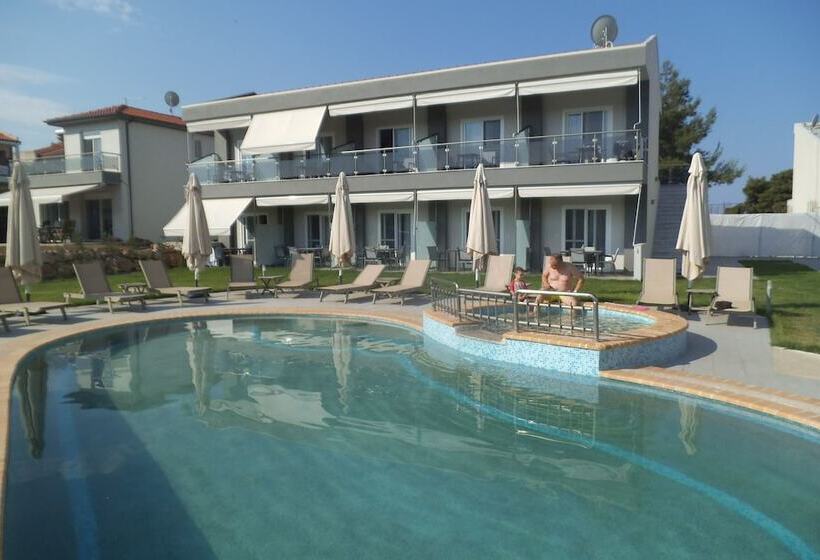 Finikas Garden Beach Resort Nikiti