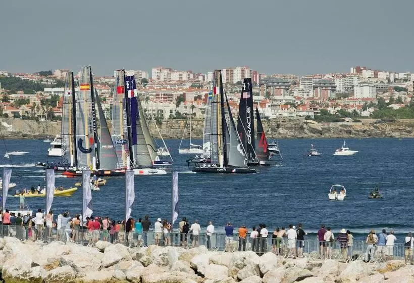 Help Yourself Hostels  Parede