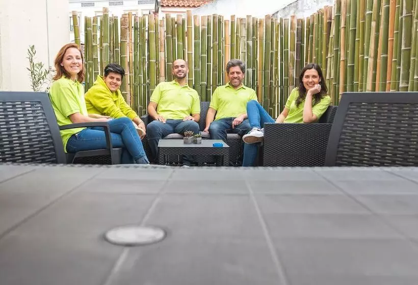 Help Yourself Hostels  Parede