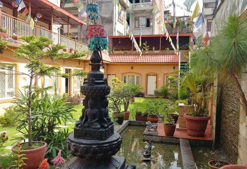 هتل Aarya Chaitya Inn