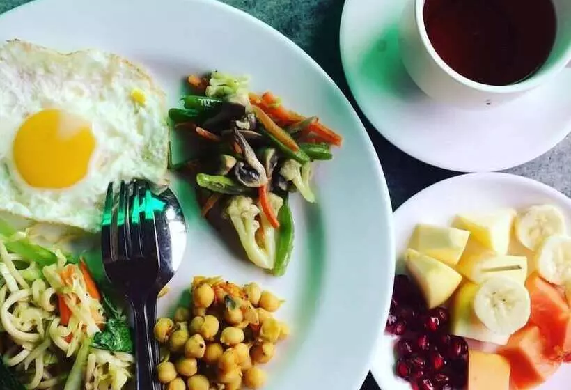 هتل Aarya Chaitya Inn