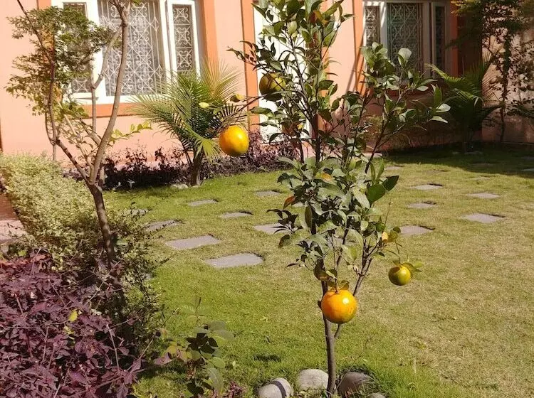 هتل Aarya Chaitya Inn