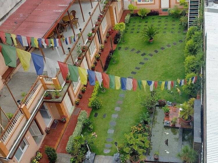 هتل Aarya Chaitya Inn