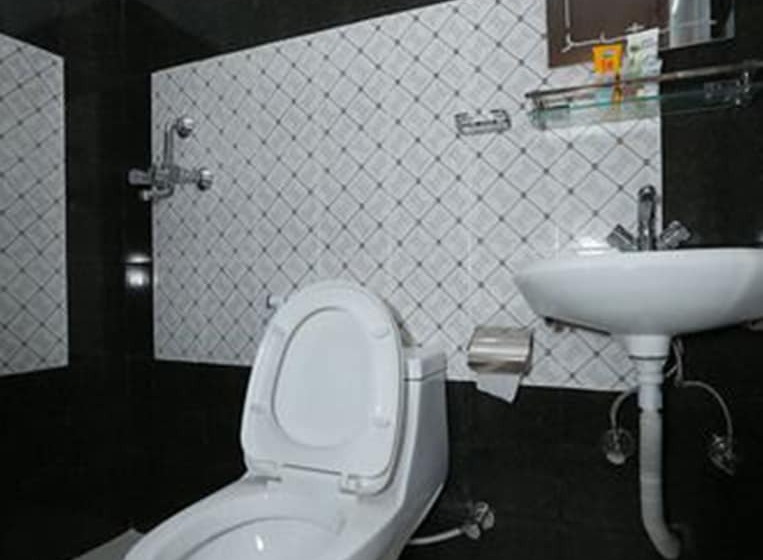 هتل Aarya Chaitya Inn