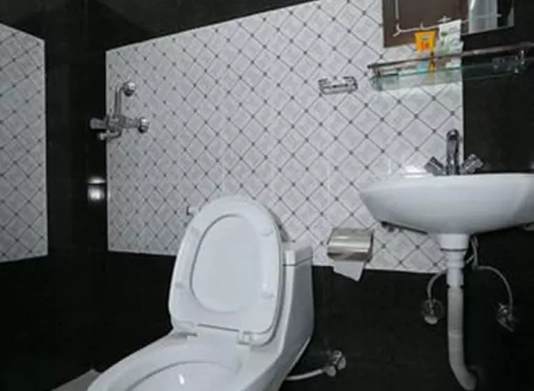 هتل Aarya Chaitya Inn